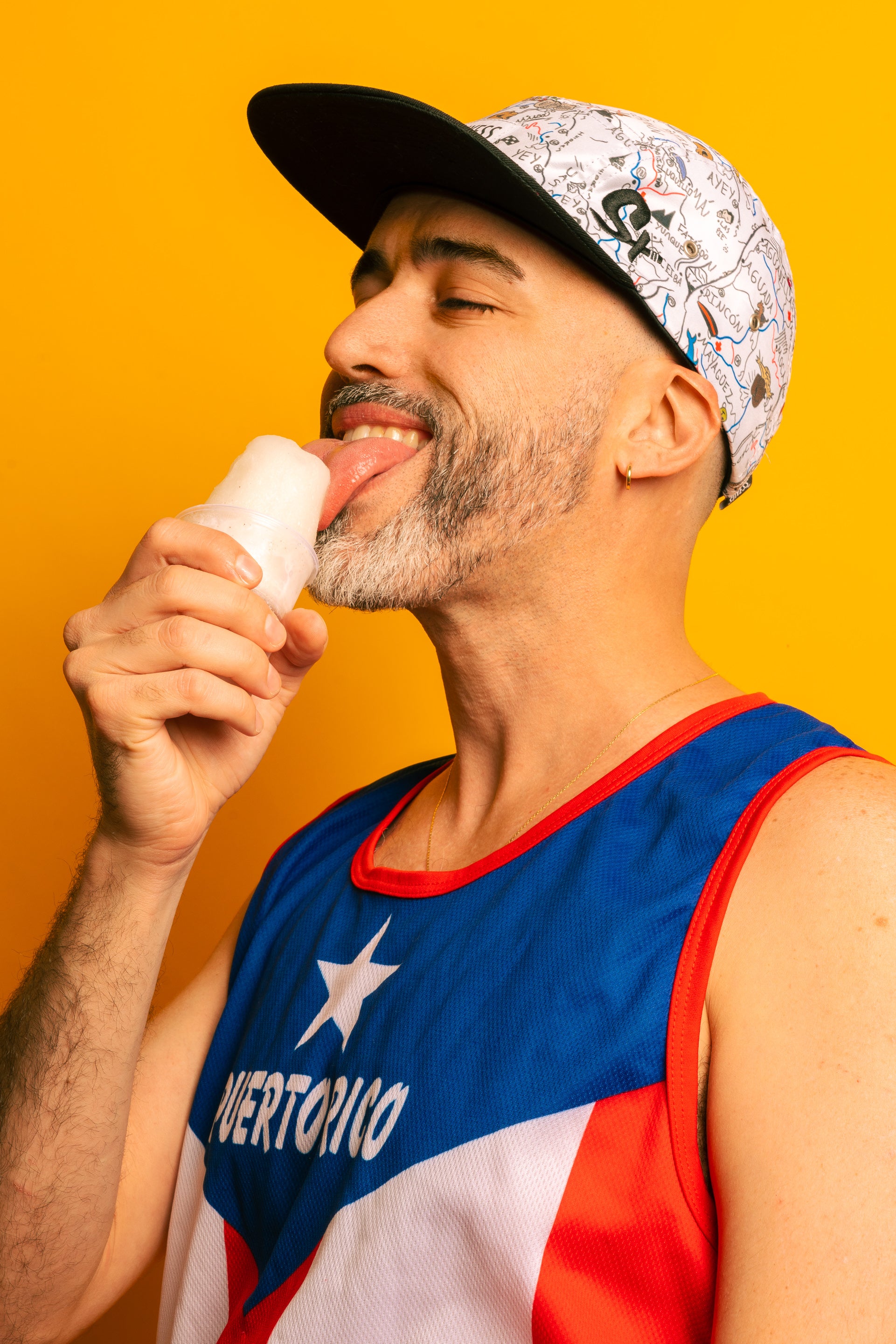 Alvin Remus Eating Ice Cream While Wearing Suxess Islinda Hat Black 